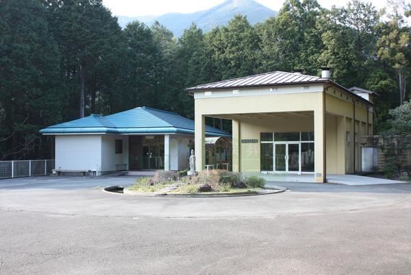 静岡・愛知で葬儀・葬式・家族葬をお探しなら家族葬のトワーズ 春野斎場の内装画像